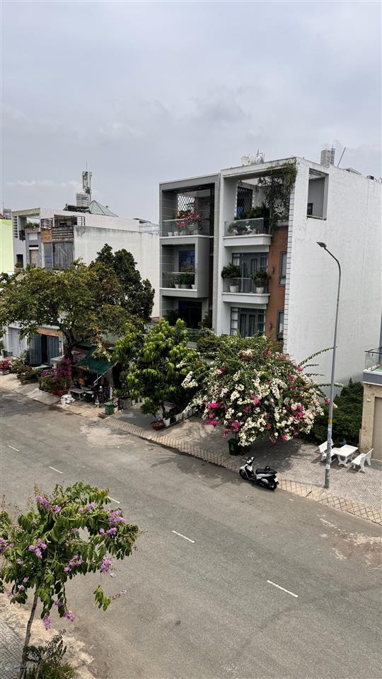 Nhà phố 4 tầng đường 20m có thể vừa ở vừa làm cty diện tích 5x18 giá tốt nhất khu chỉ 14t5