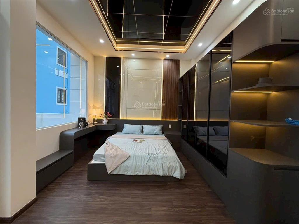 Nhà phố 3 tầng full nội thất 4 phòng ngủ sổ hồng riêng phường phú thuận q7
