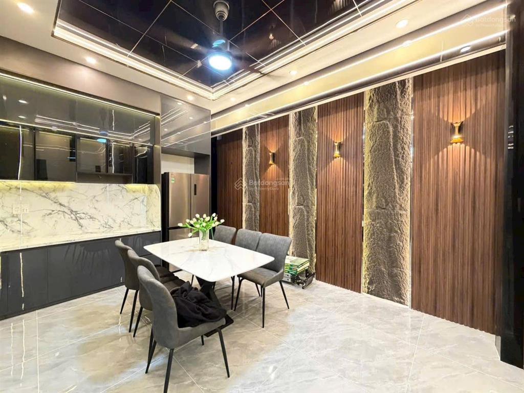 Nhà phố 3 tầng full nội thất 4 phòng ngủ sổ hồng riêng phường phú thuận q7