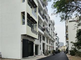 Nhà khu dân cư hoàng quốc việt đường nhựa ô tô né nhau khu dân cư đồng bộ nhà 3 tầng kiên cố
