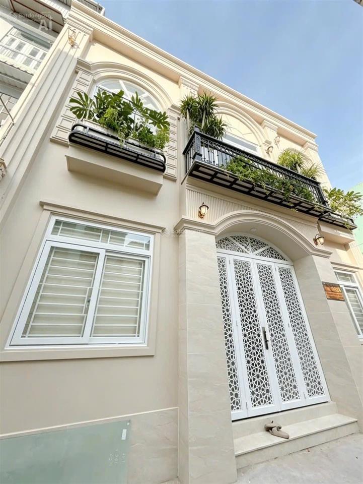 Nhà đẹp sổ riêng ngang 9m sát bên quận 4 tiện đi quận 1 mới đẹp vào ở ngay