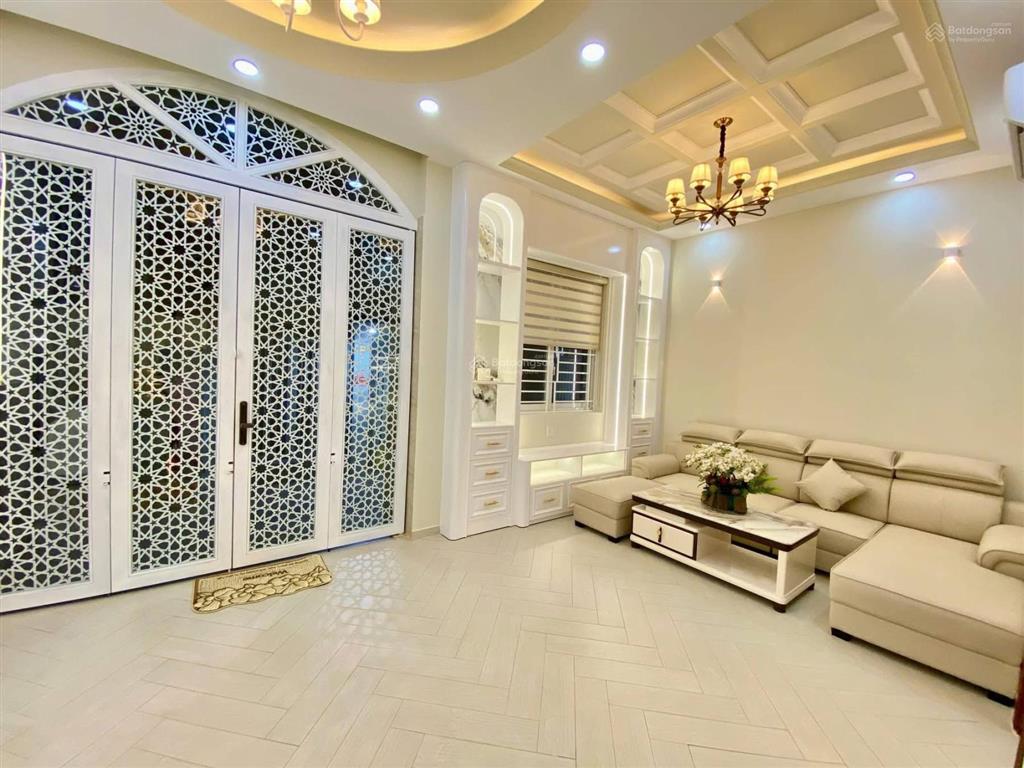 Nhà đẹp sổ riêng ngang 9m sát bên quận 4 tiện đi quận 1 mới đẹp vào ở ngay