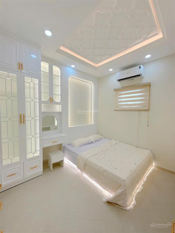 Nhà đẹp sổ riêng ngang 9m sát bên quận 4 tiện đi quận 1 mới đẹp vào ở ngay