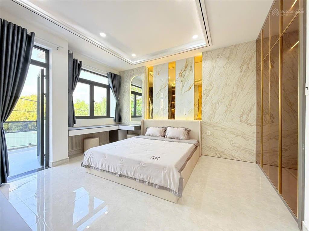Nhà mới 6x14 có thang máy kdc đồng bộ ô tô vào nhà, đầy đủ tiện ích xung quanh