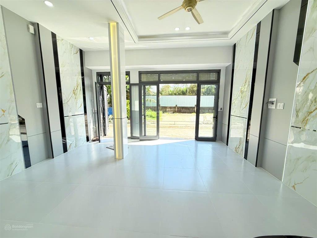 Nhà mới 6x14 có thang máy kdc đồng bộ ô tô vào nhà, đầy đủ tiện ích xung quanh