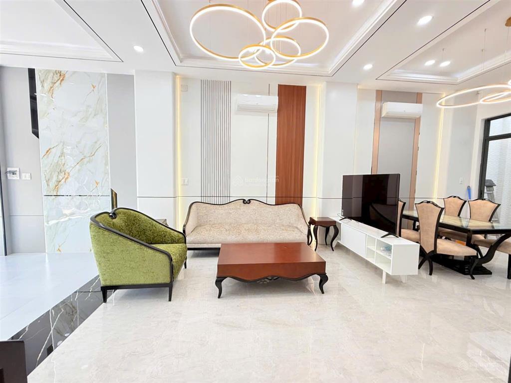 Nhà mới 6x14 có thang máy kdc đồng bộ ô tô vào nhà, đầy đủ tiện ích xung quanh