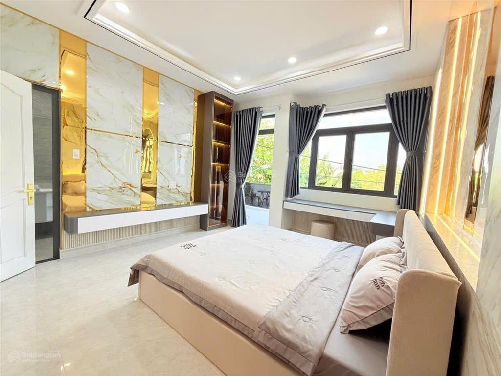 Nhà mới 6x14 có thang máy kdc đồng bộ ô tô vào nhà, đầy đủ tiện ích xung quanh