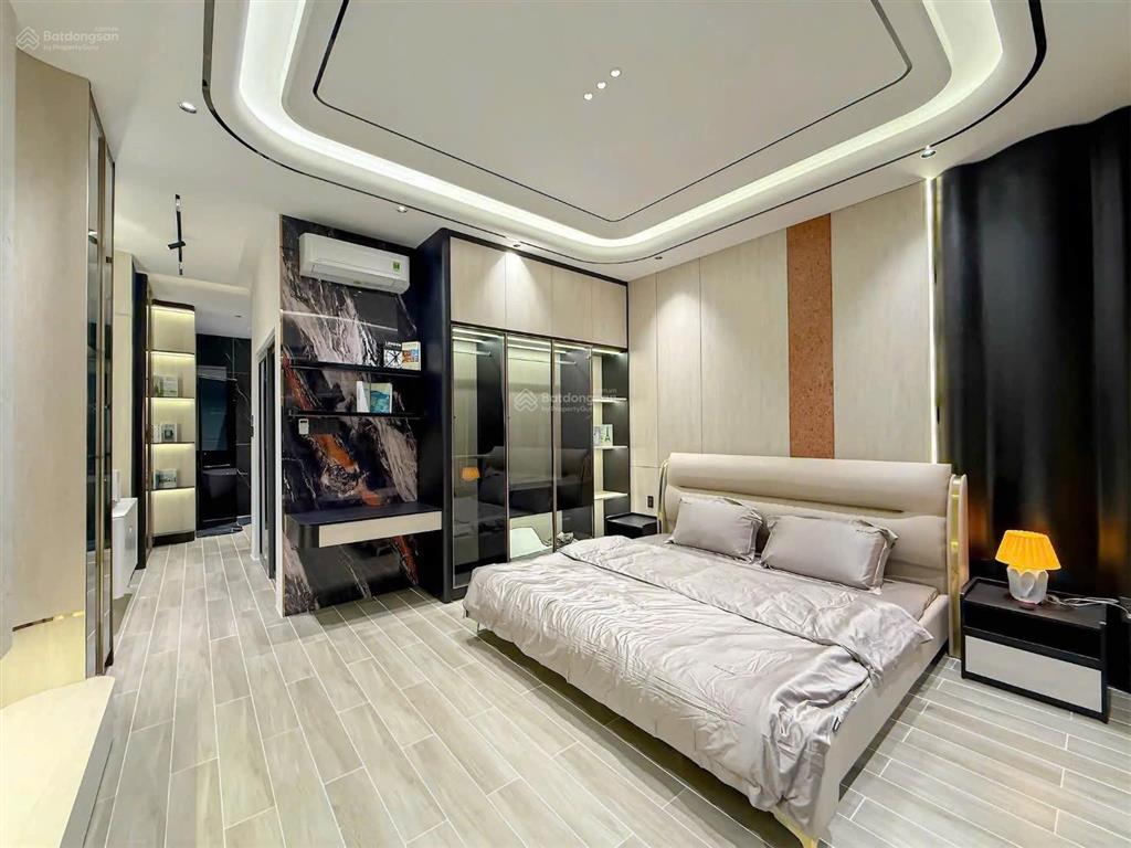 Nhà đẹp đường ô tô thông sát bên quận 7, khu dân cư đông đúc đủ tiện nghi