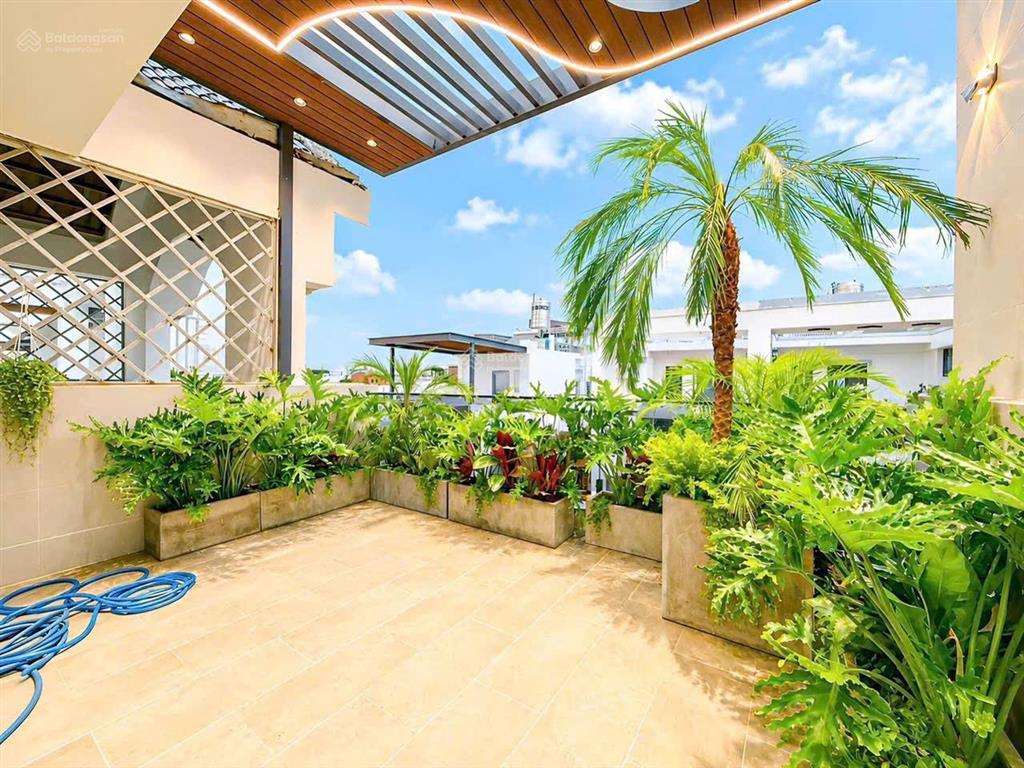 Nhà đẹp đường ô tô thông sát bên quận 7, khu dân cư đông đúc đủ tiện nghi
