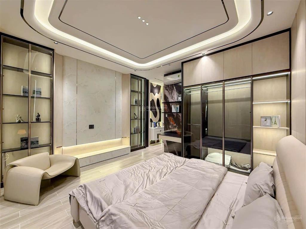 Nhà đẹp đường ô tô thông sát bên quận 7, khu dân cư đông đúc đủ tiện nghi