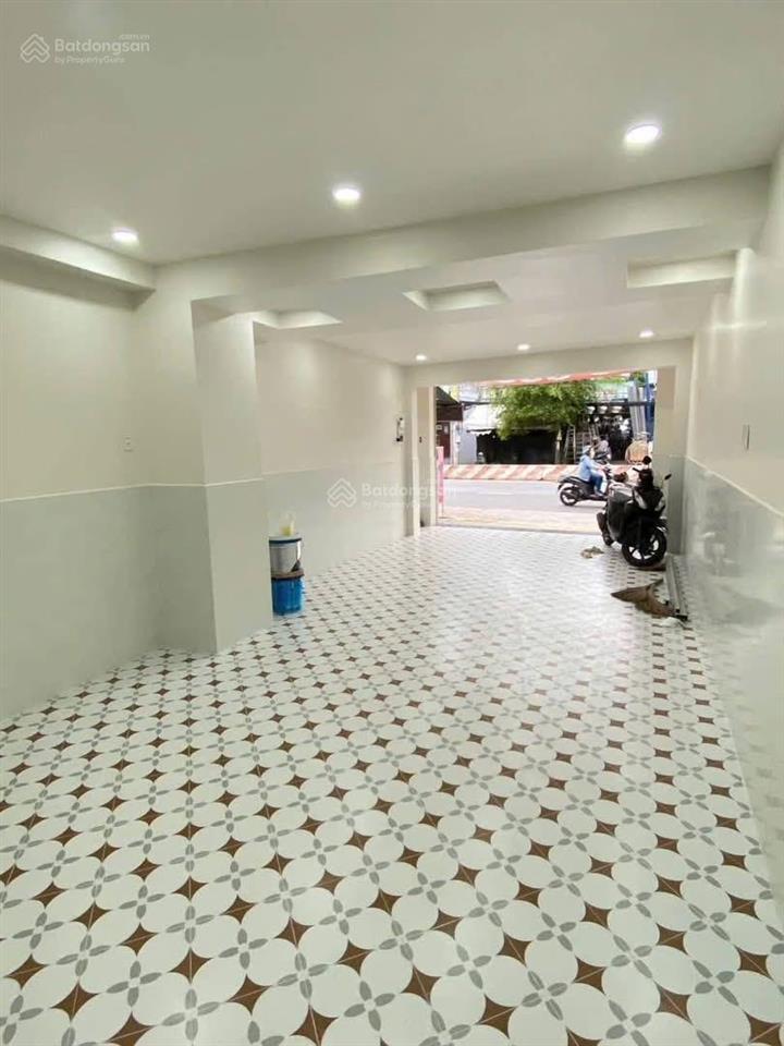 Hiếm có khó tìm nhà mặt tiền giá này, nhà mới 3 lầu, căn gốc cực đẹp