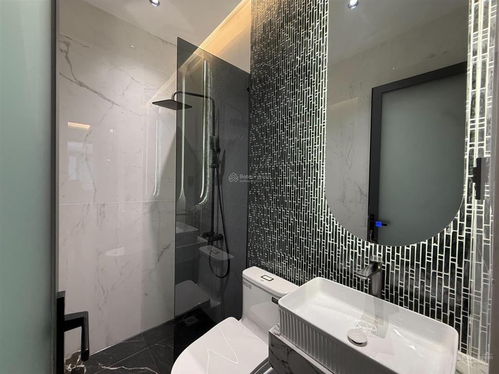 Nhà đẹp phong cách hiện đại sang chảnh tặng hết nội thất xem là thích ngay