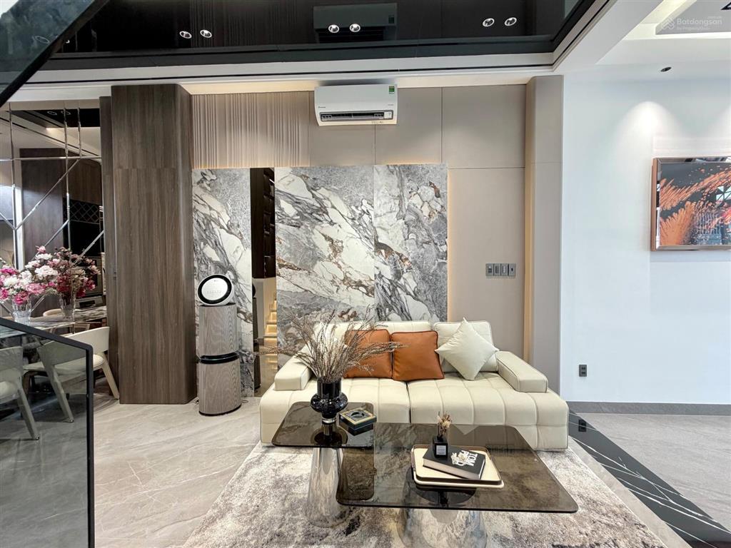 Nhà đẹp phong cách hiện đại sang chảnh tặng hết nội thất xem là thích ngay