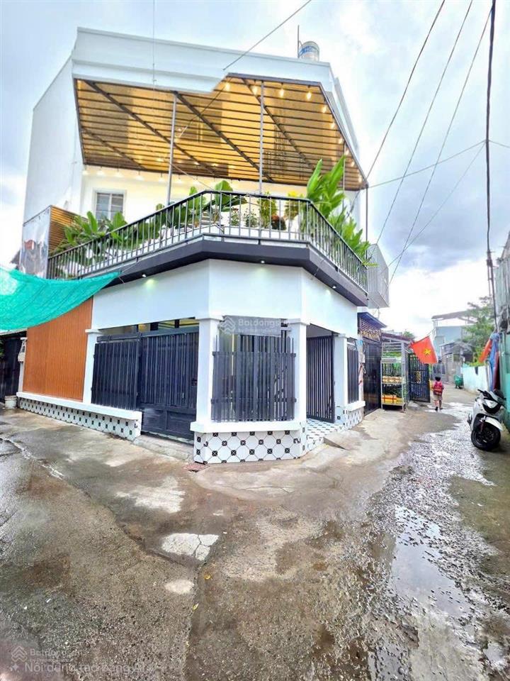 Bán nhà sổ riêng căn gốc 5x10m xây 1 trệt 2 lầu chỉ 3ty990