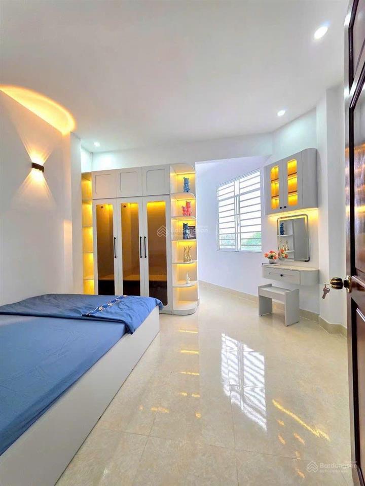 Bán nhà sổ riêng căn gốc 5x10m xây 1 trệt 2 lầu chỉ 3ty990