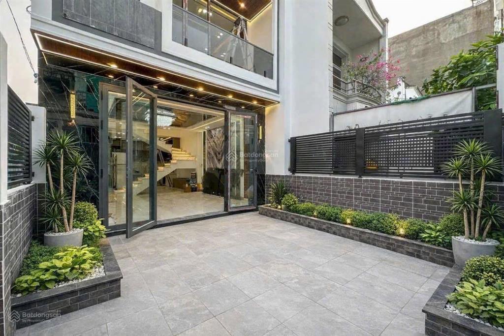 Nhà gốc tuyệt đẹp diện tích khủng 5,1m dài 22m, có 4 phòng ngủ có phòng dưới đất