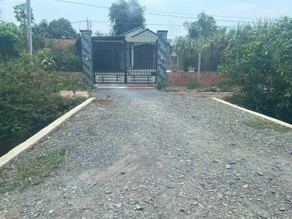 Chính chủ có việc cần bán lô đất 400m2 chẳng thích hợp xây nhà vườn đường ô tô giá 890tr