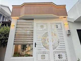 Nhà mới đẹp cấp 4 đầy đủ nội thất sổ hồng riêng ngay trung tâm thị trấn