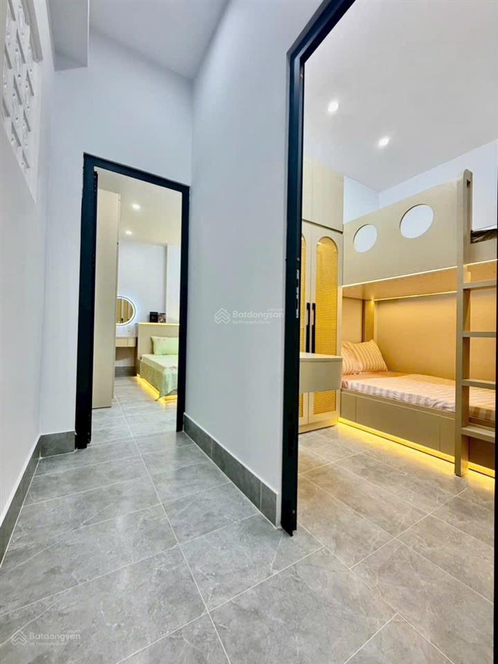 Nhà mới đẹp cấp 4 đầy đủ nội thất sổ hồng riêng ngay trung tâm thị trấn