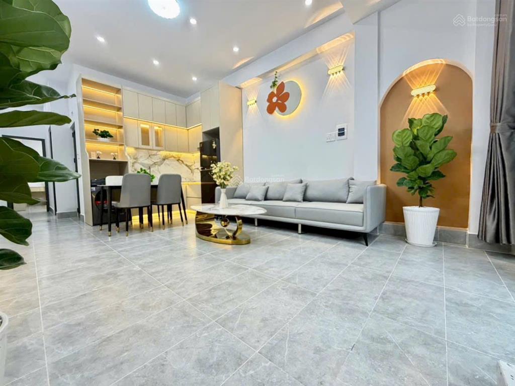 Nhà mới đẹp cấp 4 đầy đủ nội thất sổ hồng riêng ngay trung tâm thị trấn
