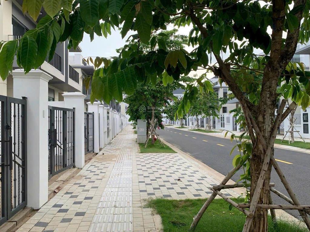 Bán nhanh cực phẩm nhà phố góc phân khu the suite  160m2. giá chỉ 8.2 tỷ
