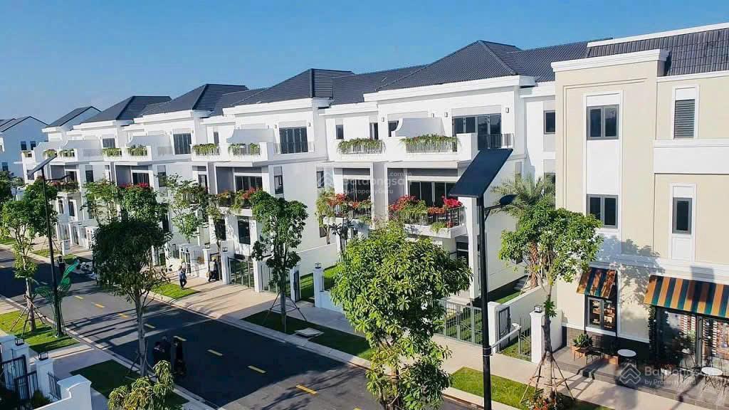 Bán nhanh cực phẩm nhà phố góc phân khu the suite  160m2. giá chỉ 8.2 tỷ