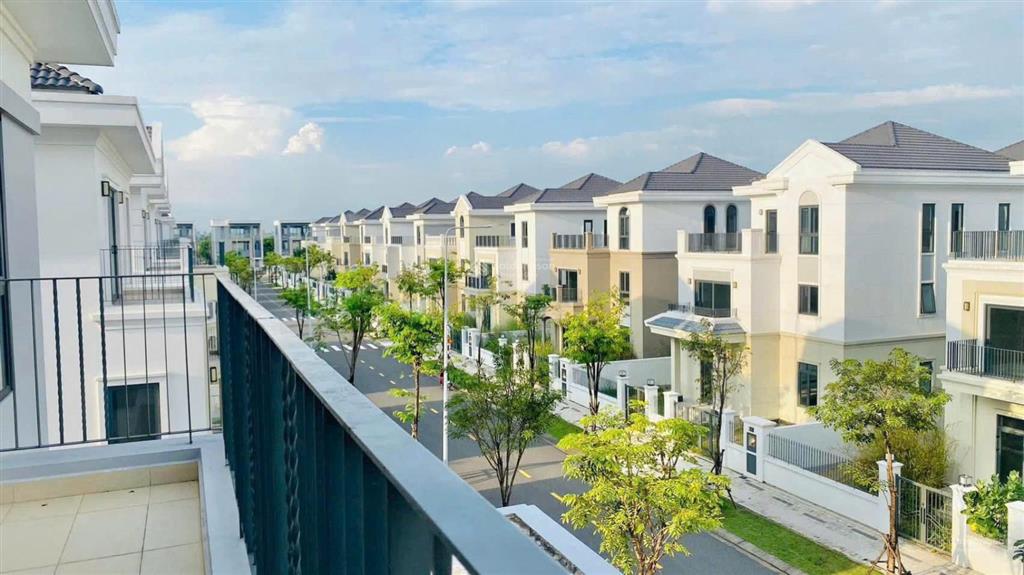Bán nhanh cực phẩm nhà phố góc phân khu the suite  160m2. giá chỉ 8.2 tỷ