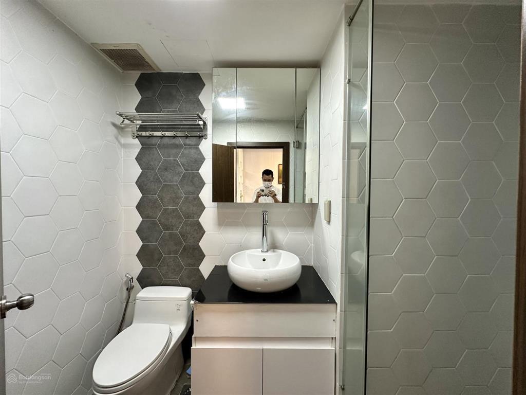 Cho thuê nhanh căn 2pn 1wc 57m2 giá tốt chỉ 14.5 tr/tháng còn tl tại the botanica ngay sân bay