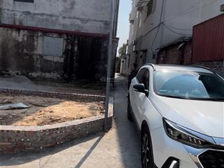 Lô góc 2 thoáng ô tô vào nhà, cạnh chợ hoa quả