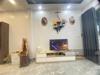 Bán nhà mới 3 tầng khu tđc đất lành dt 64m2, full nội thất mới, gần biển, giá tốt chỉ 4,6 tỷ