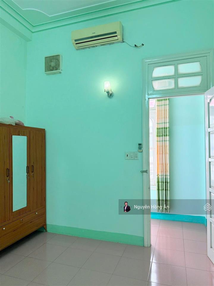 Chủ giảm 200tr bán nhanh căn nhà góc 2 mặt tiền 2 tầng, dt 126m2, gần trường học, gần biển, 7,3 tỷ