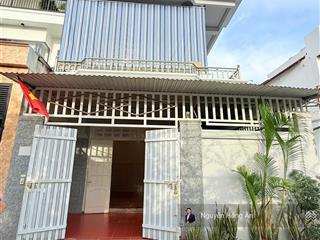 Chủ giảm 200tr bán nhanh căn nhà góc 2 mặt tiền 2 tầng, dt 126m2, gần trường học, gần biển, 7,3 tỷ