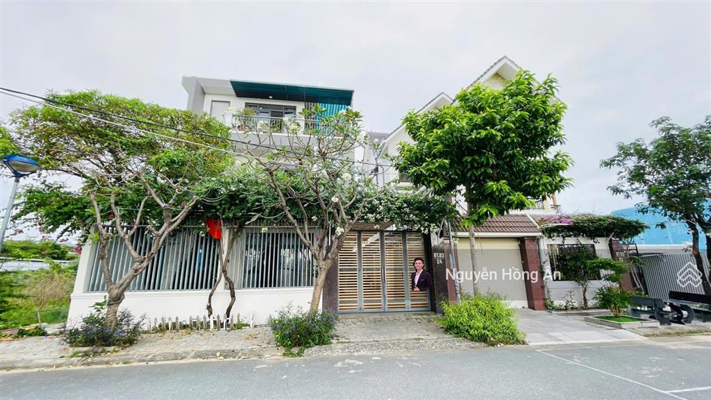 Bán nhanh biệt thự 3 tầng kđt phước long dt 240m2 đối diện công viên, thoáng mát, gần biển, 19.8tỷ