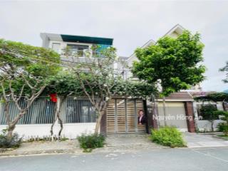 Bán nhanh biệt thự 3 tầng kđt phước long dt 240m2 đối diện công viên, thoáng mát, gần biển, 19.8tỷ