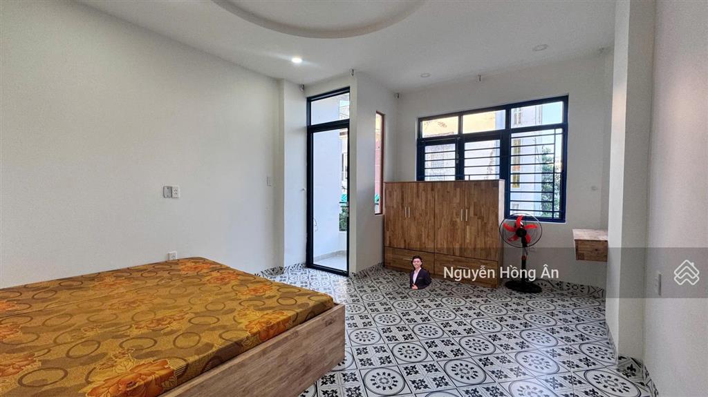 Bán tòa căn hộ 7 tầng dòng tiền 25tr/tháng, cách biển 1km, vị trí cực đẹp, có thang máy, 9 tỷ tl