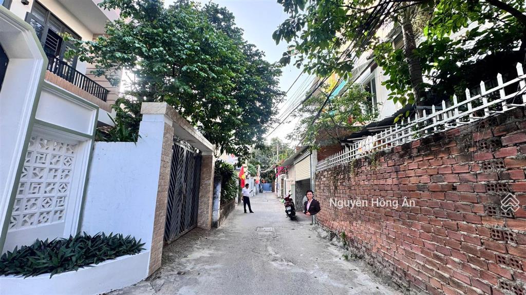 Bán tòa căn hộ 7 tầng dòng tiền 25tr/tháng, cách biển 1km, vị trí cực đẹp, có thang máy, 9 tỷ tl