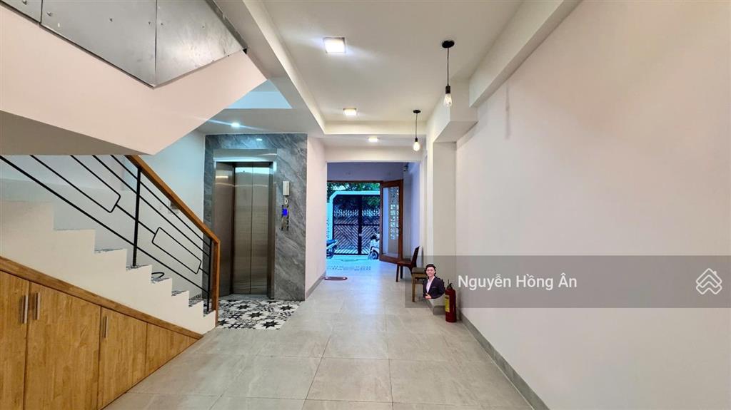 Bán tòa căn hộ 7 tầng dòng tiền 25tr/tháng, cách biển 1km, vị trí cực đẹp, có thang máy, 9 tỷ tl