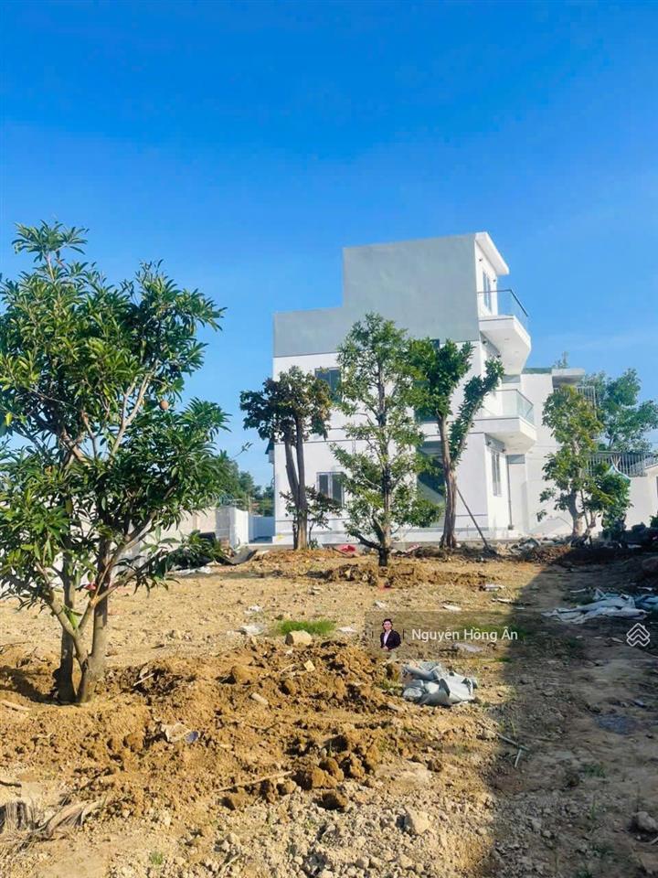Bán biệt thự vườn nha trang giá rẻ dt 512m2 mới 100%, nội thất cao cấp, đường 8m, chỉ 6,8 tỷ