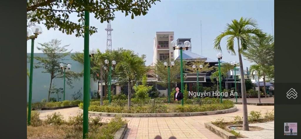 Bán đất tặng nhà 2 tầng khu at đối diện công viên dt 100m2, đang có dòng tiền thuê, giá 5ty950tr tl