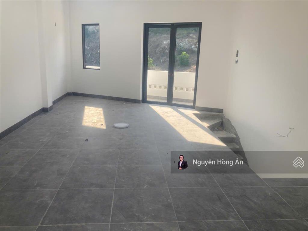 Bán nhà 3 tầng mặt tiền đường phong châu, phước đồng dt 59,1m2, nhà mới, tiện ích đầy đủ, giá 5,5tỷ