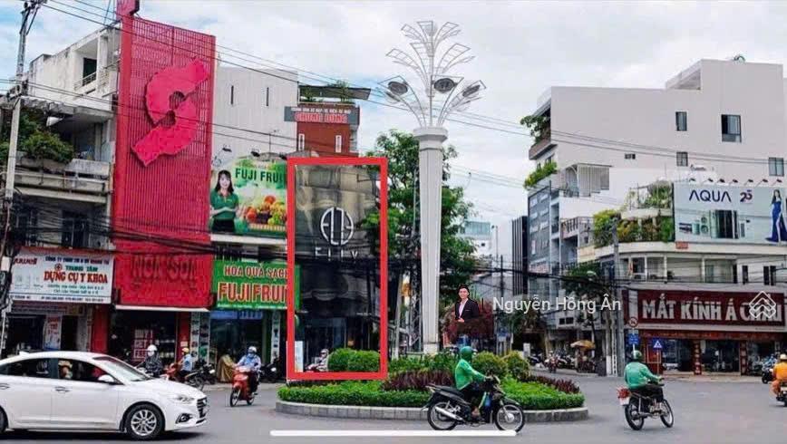 Bán nhà 3 tầng ngay ngã 5 quang trung vị trí đắc địa, dt 92m2, có sẵn dòng tiền thuê, giá 25 tỷ
