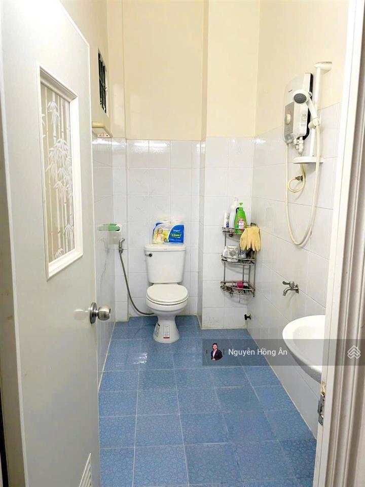Bán nhà trung tâm phố nha trang hẻm quang trung, ô tô cách biển chỉ 700m, chỉ 7,5 tỷ, full nội thất