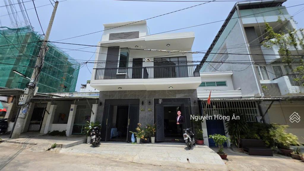 Bán căn nhà 2 tầng mới toanh mặt tiền nguyễn phi khanh dt 68m2, cách biển 500m, giá 5,9 tỷ có tl