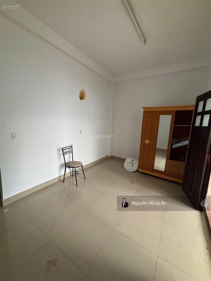 Cần bán nhanh nhà 3 tầng hẻm tuệ tĩnh cách biển 200m dt 68,2m2, nhà trống dễ decor, giá 13,9 tỷ
