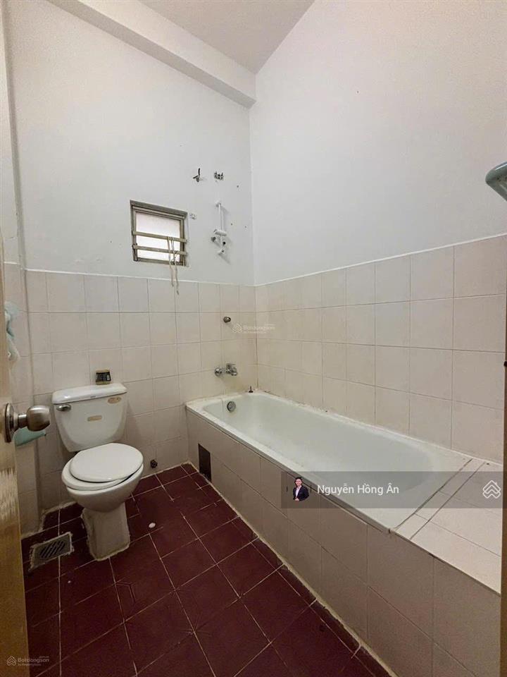 Cần bán nhanh nhà 3 tầng hẻm tuệ tĩnh cách biển 200m dt 68,2m2, nhà trống dễ decor, giá 13,9 tỷ