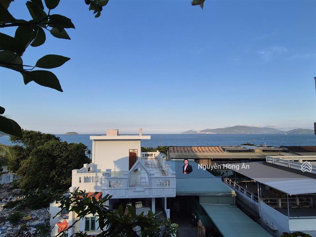 Bán nhà mặt tiền đường dương hiến quyền view biển, cách biển nha trang 100m, giá chỉ 6,5 tỷ