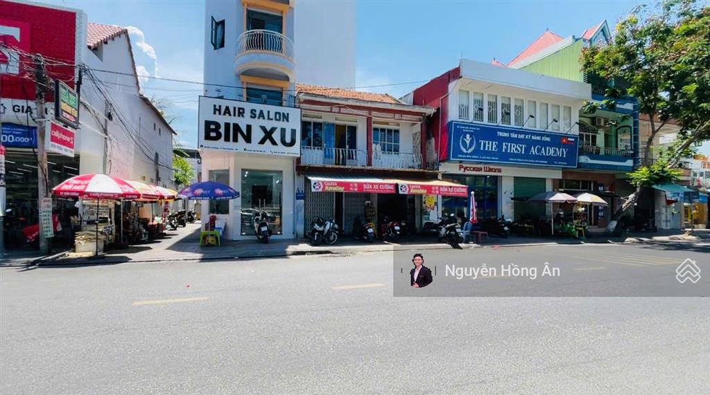 Bán nhà 2 tầng mặt tiền hòn chồng ngang 7,05m, nở hậu đẹp, vị trí kinh doanh thuận tiện, gần biển
