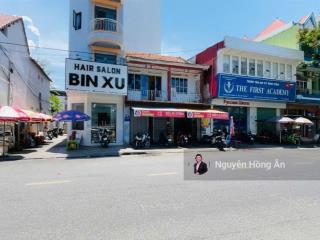 Bán nhà 2 tầng mặt tiền hòn chồng ngang 7,05m, nở hậu đẹp, vị trí kinh doanh thuận tiện, gần biển