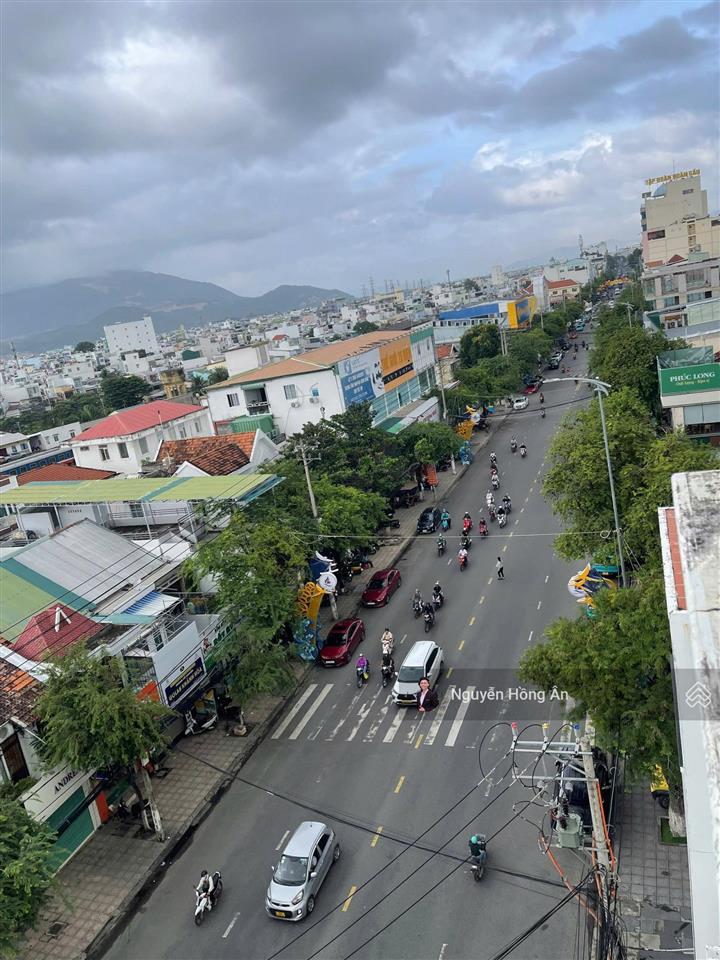 Bán nhà 5 tầng căn góc 3 mặt tiền thái nguyên dt 52,3m2, vị trí đắc địa kinh doanh, gần biển, 17 tỷ