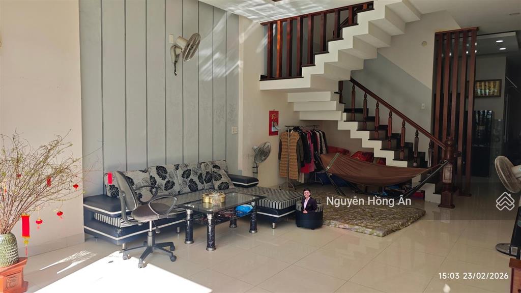 Chủ giảm 150tr bán nhanh nhà đẹp 3 tầng view thấy biển dt 117m2, đường oto 4,9m, sẵn sổ, giá 8 tỷ